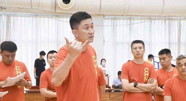 开yun官网-包含观察球队现阶段备战情况，主教练调整战术的词条