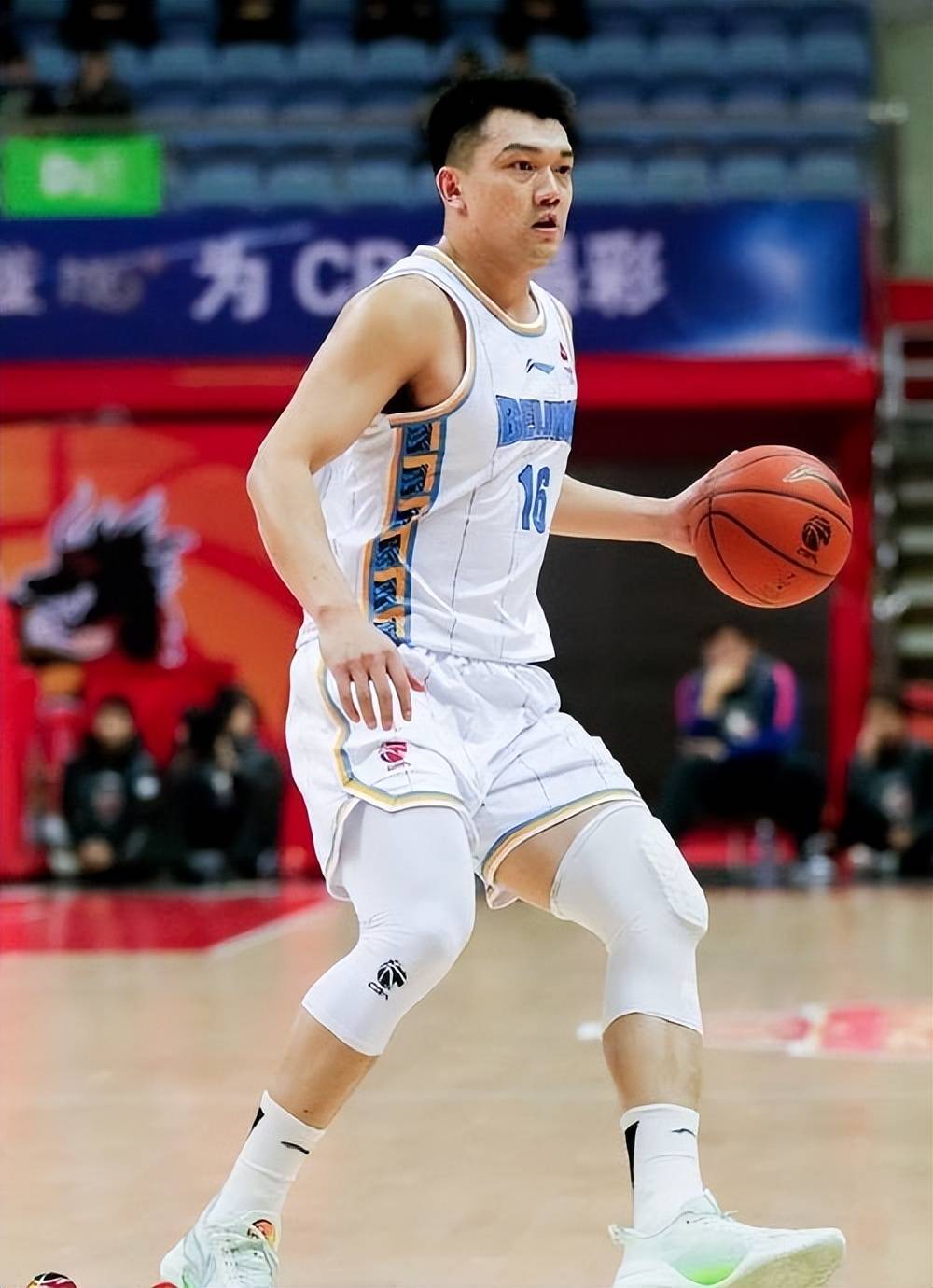 北京男篮士气高涨，成功击败福建队
